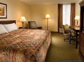 Econo Airport Near Billy Graham Parkway Hotel 2*