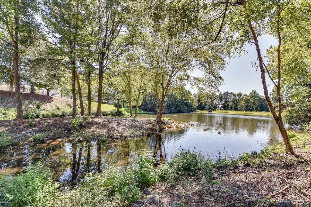 Holiday home Townhome W/ Deck: 18 Mi To Downtown! Charlotte