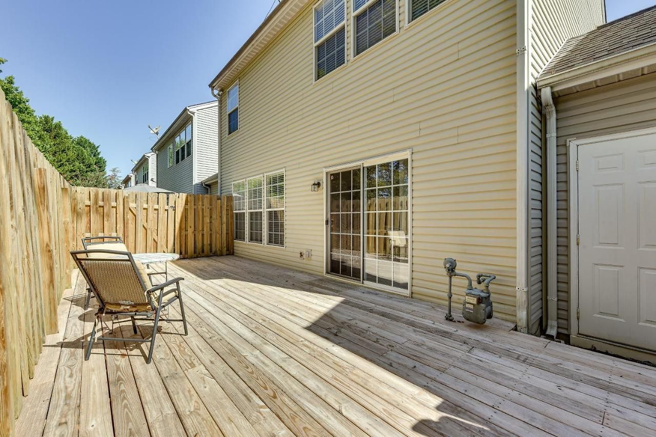 Holiday home Townhome W/ Deck: 18 Mi To Downtown! *