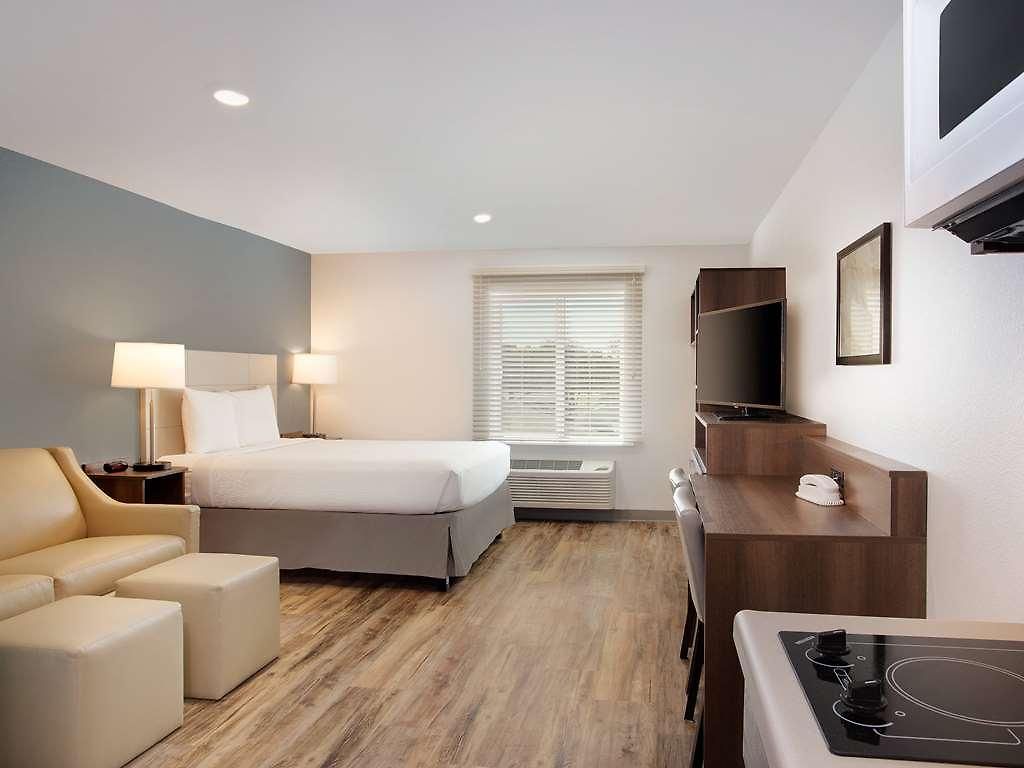 Extended America Select - - Northlake Charlotte