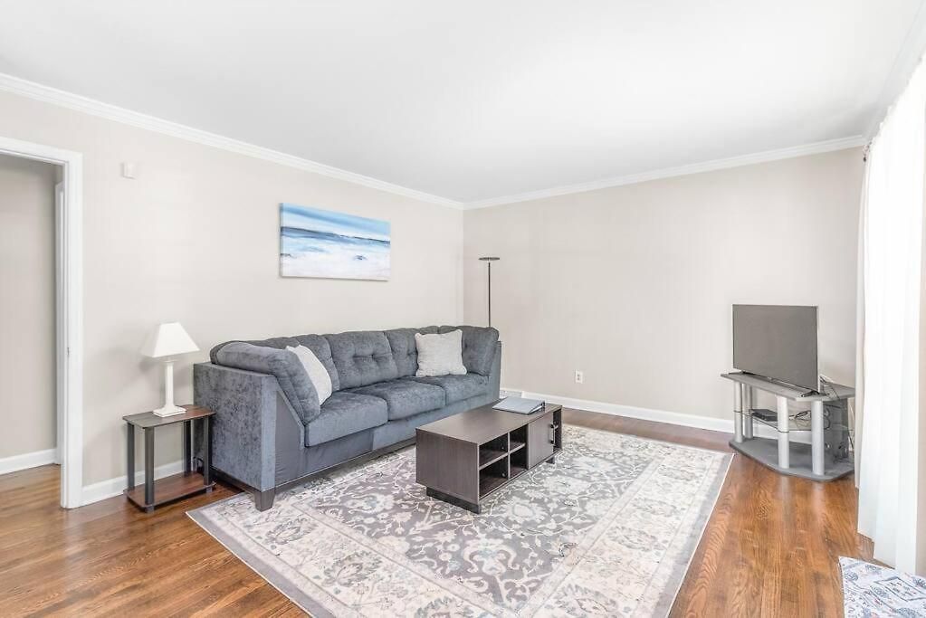 Spotless 4br Near Clt Uptown, Fast Wi-fi Apartment