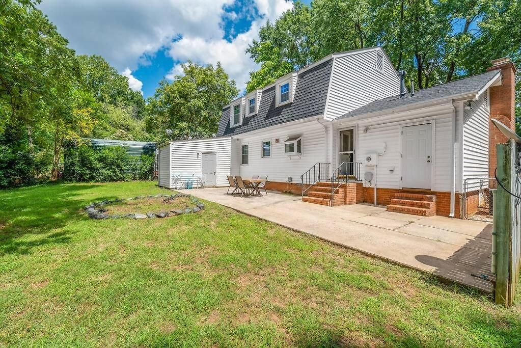 Spotless 4br Near Clt Uptown, Fast Wi-fi Apartment Charlotte