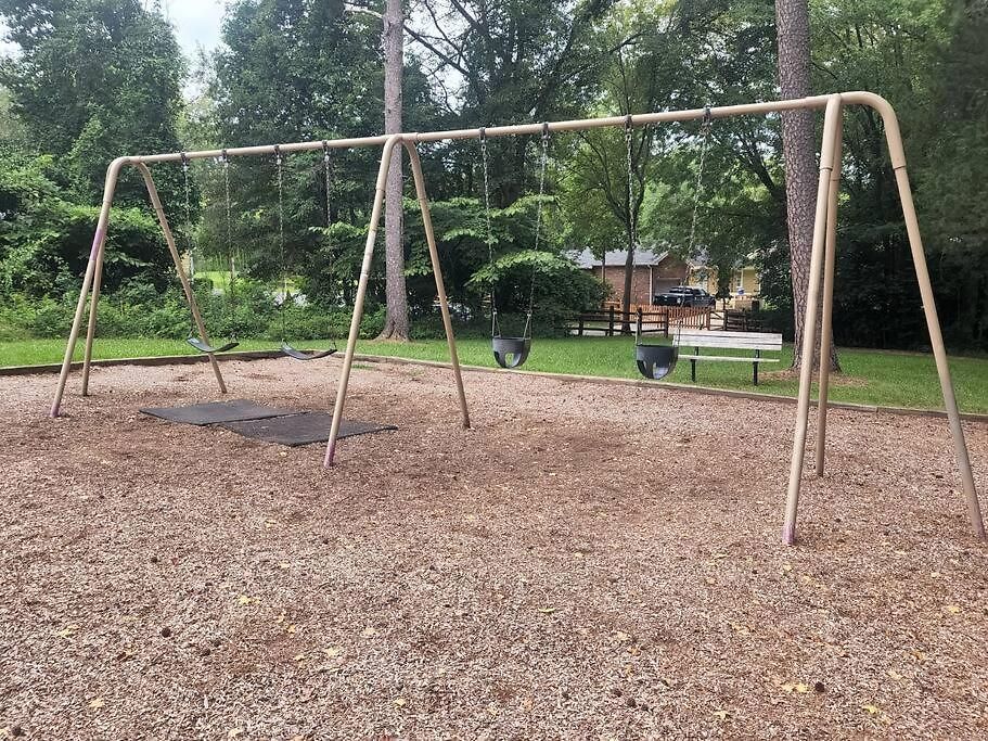 Spotless 4br Near Clt Uptown, Fast Wi-fi *