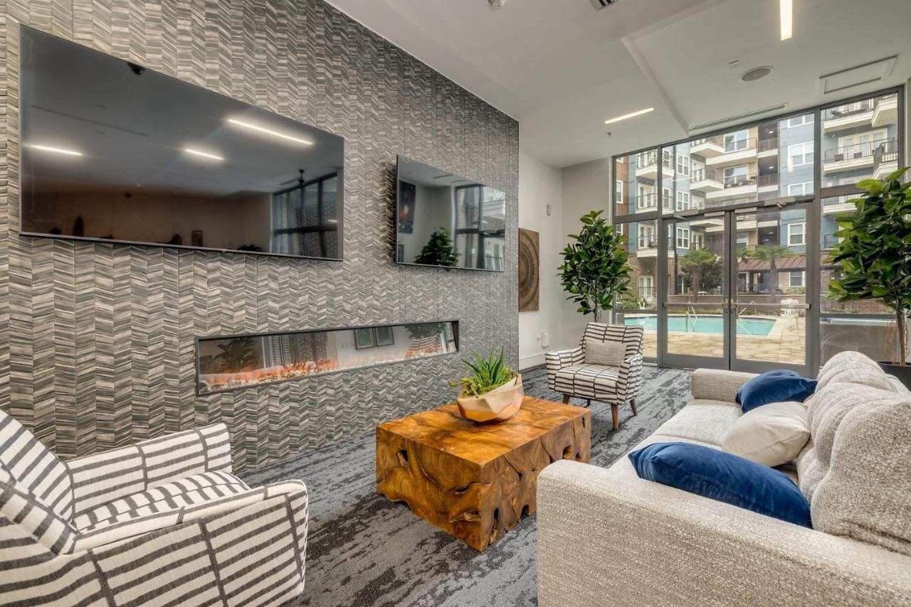 Premium And At Midtown 205 In * Charlotte