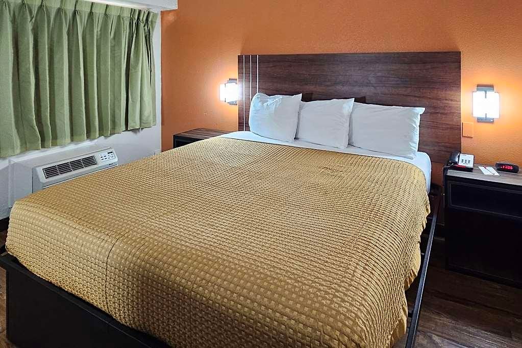 Hotel Econo Airport