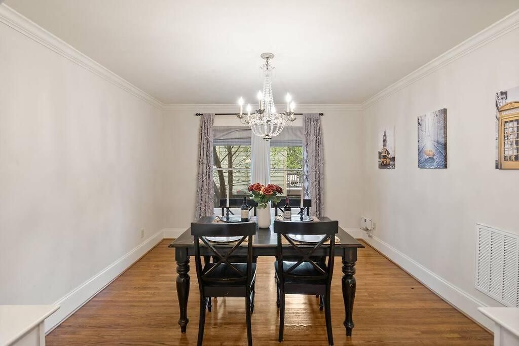 Single Story Fully Fenced Pet Friendly In The Arts District Holiday home Charlotte