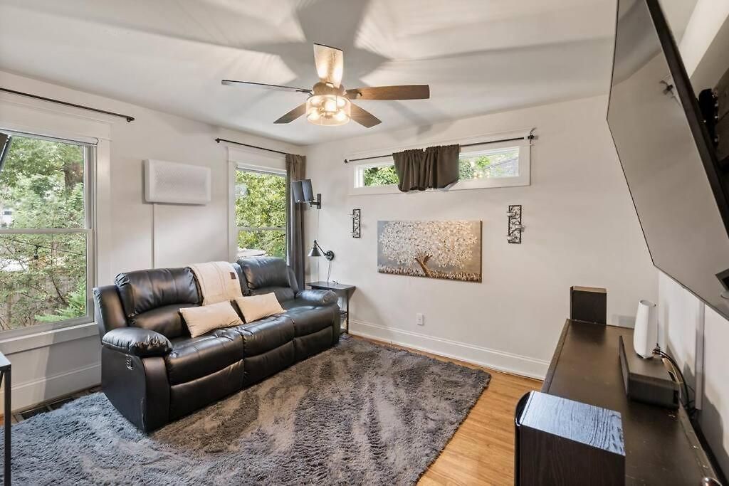 Holiday home Single Story Fully Fenced Pet Friendly In The Arts District Charlotte