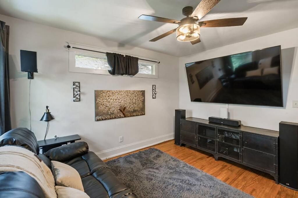 Holiday home Single Story Fully Fenced Pet Friendly In The Arts District