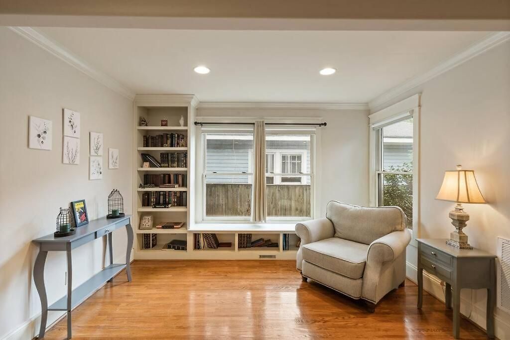 Single Story Fully Fenced Pet Friendly In The Arts District