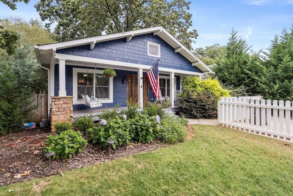 Single Story Fully Fenced Pet Friendly In The Arts District Holiday home Charlotte
