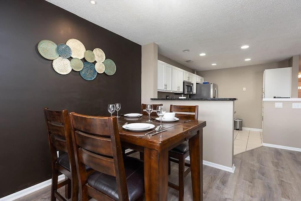 Ballantyne Charming Town Apartment