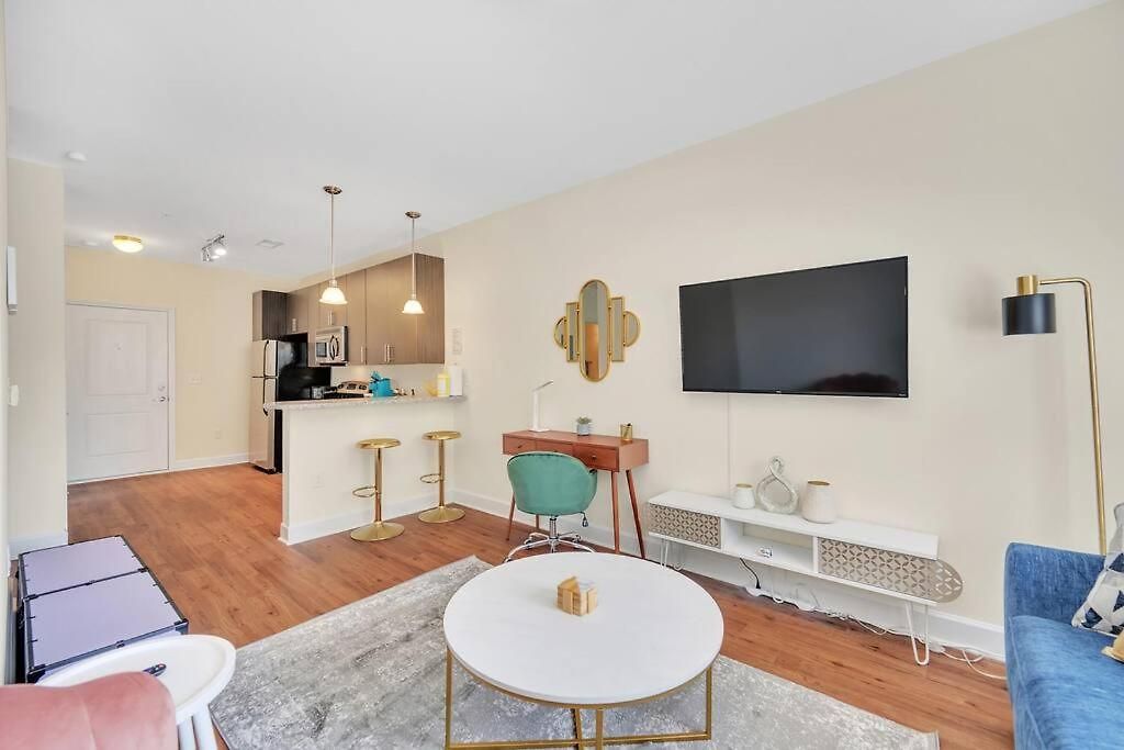 Apartment King Bed - Great Walkability To Restaurants *