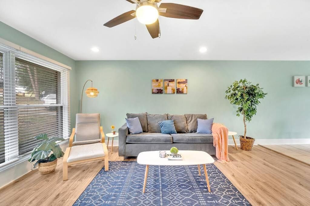 2br Condo~ Relax Or Work Remotely With A+ Location *