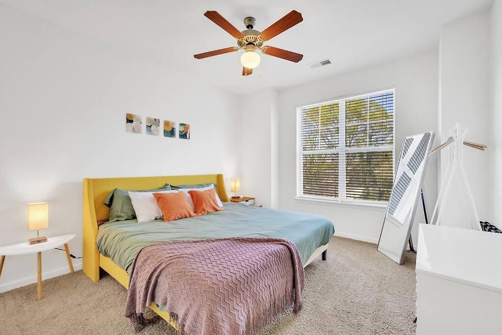 1br King Bed Near Shopping, Dining & Entertainment *