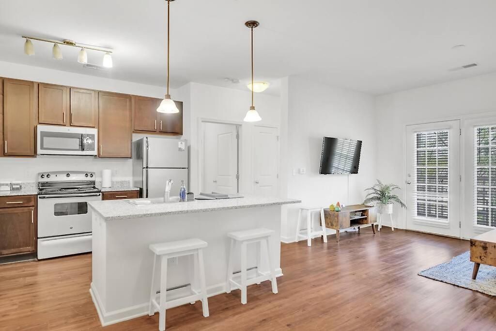 Apartment 1br King Bed Near Shopping, Dining & Entertainment Charlotte