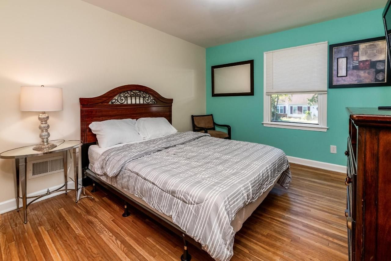 Centrally Located Spacious Abode Holiday home Charlotte