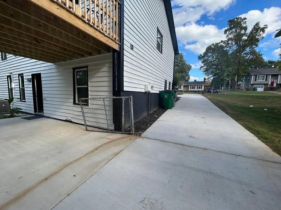 Comfy Spacious Lower Lvl Near Uptown, Noda & Unc *