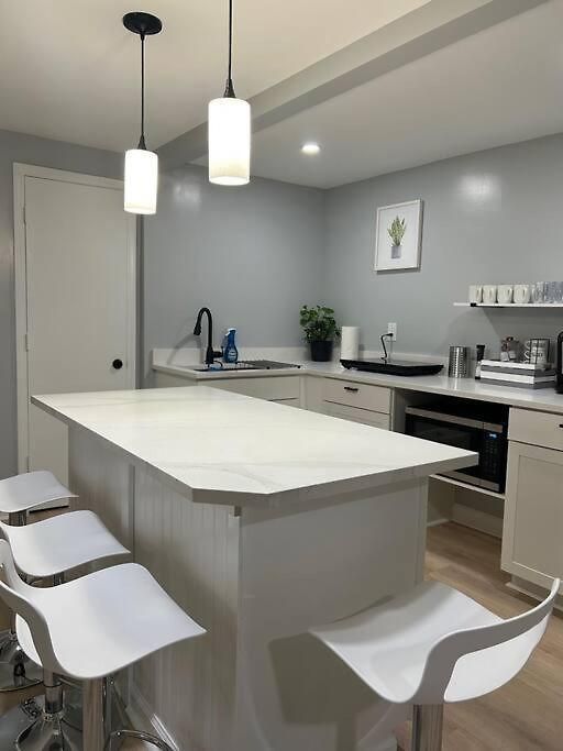 Comfy Spacious Lower Lvl Near Uptown, Noda & Unc *