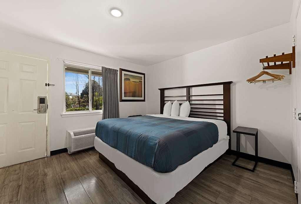Rodeway Independence Blvd. Hotel Charlotte