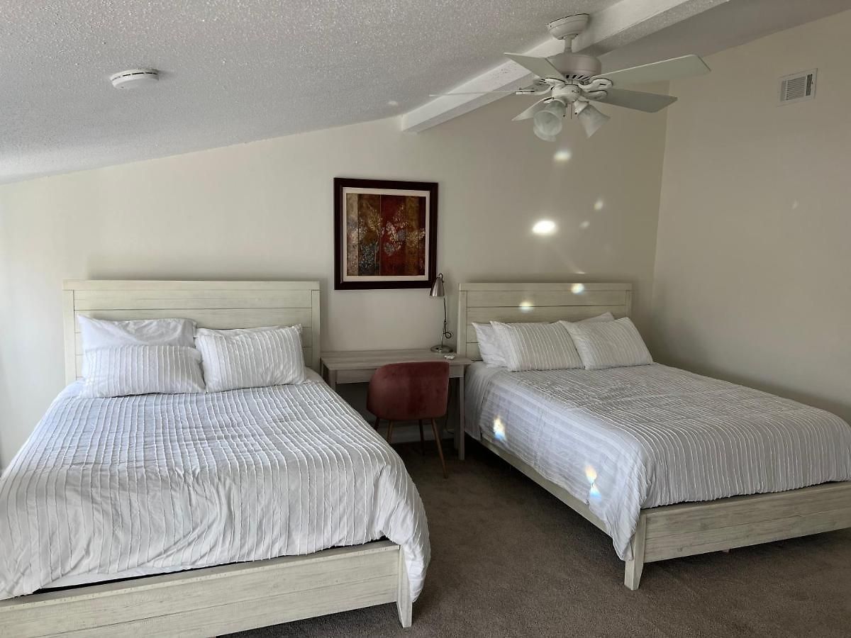 Large Bedroom With 2 Queen Bed - Not Entire Place * Charlotte