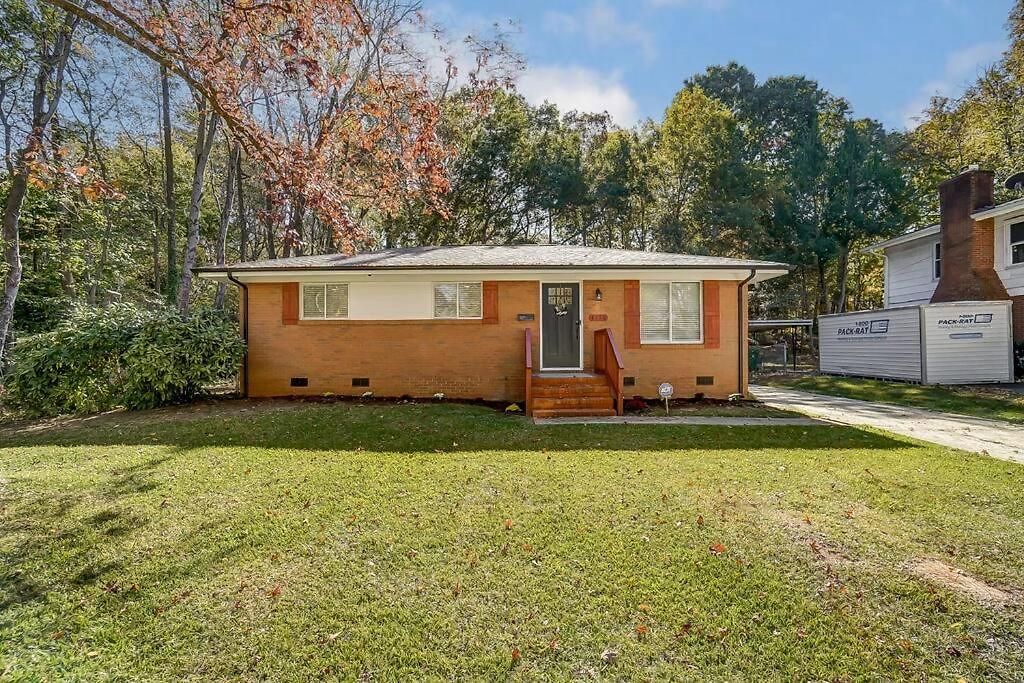 Charm Haven With Outdoor Tv Holiday home Charlotte