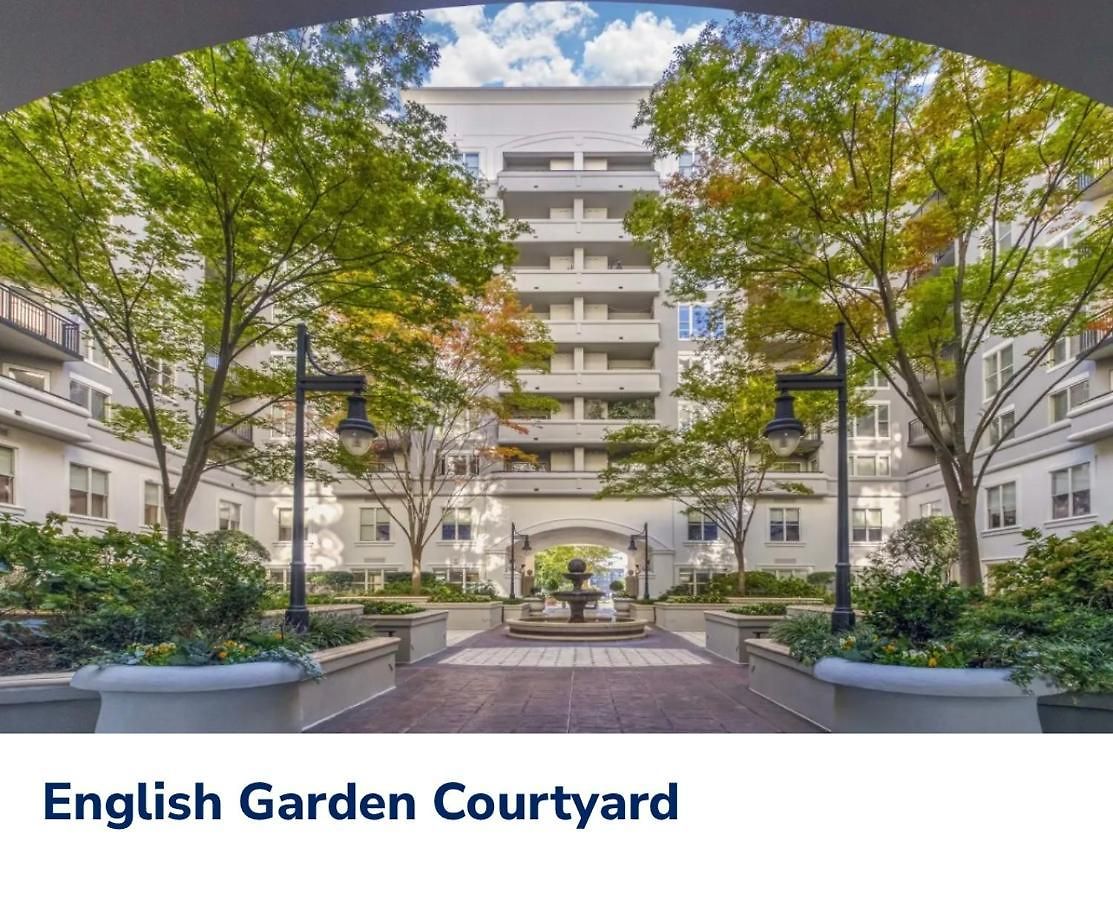 Apartment Spacious 2 Bed, 2 Bath Uptown Gem In The Heart Of The City-parking-wi-fi-balcony-walk To Boa Stadium *
