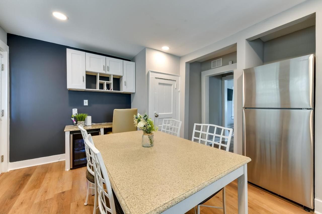 Stunning Retreat ~ 2 Mi To Center! *