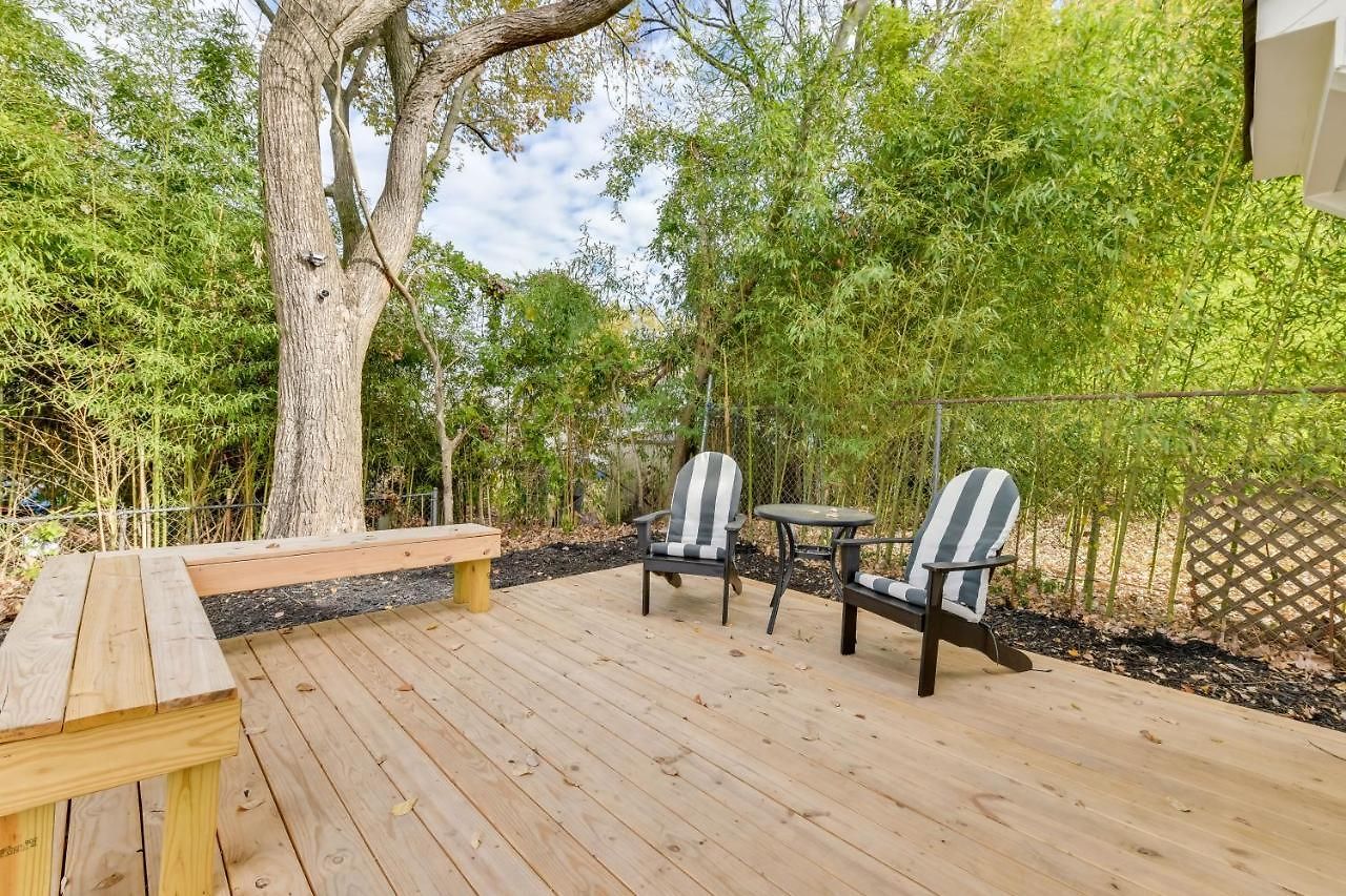 Stunning Retreat ~ 2 Mi To Center! Charlotte