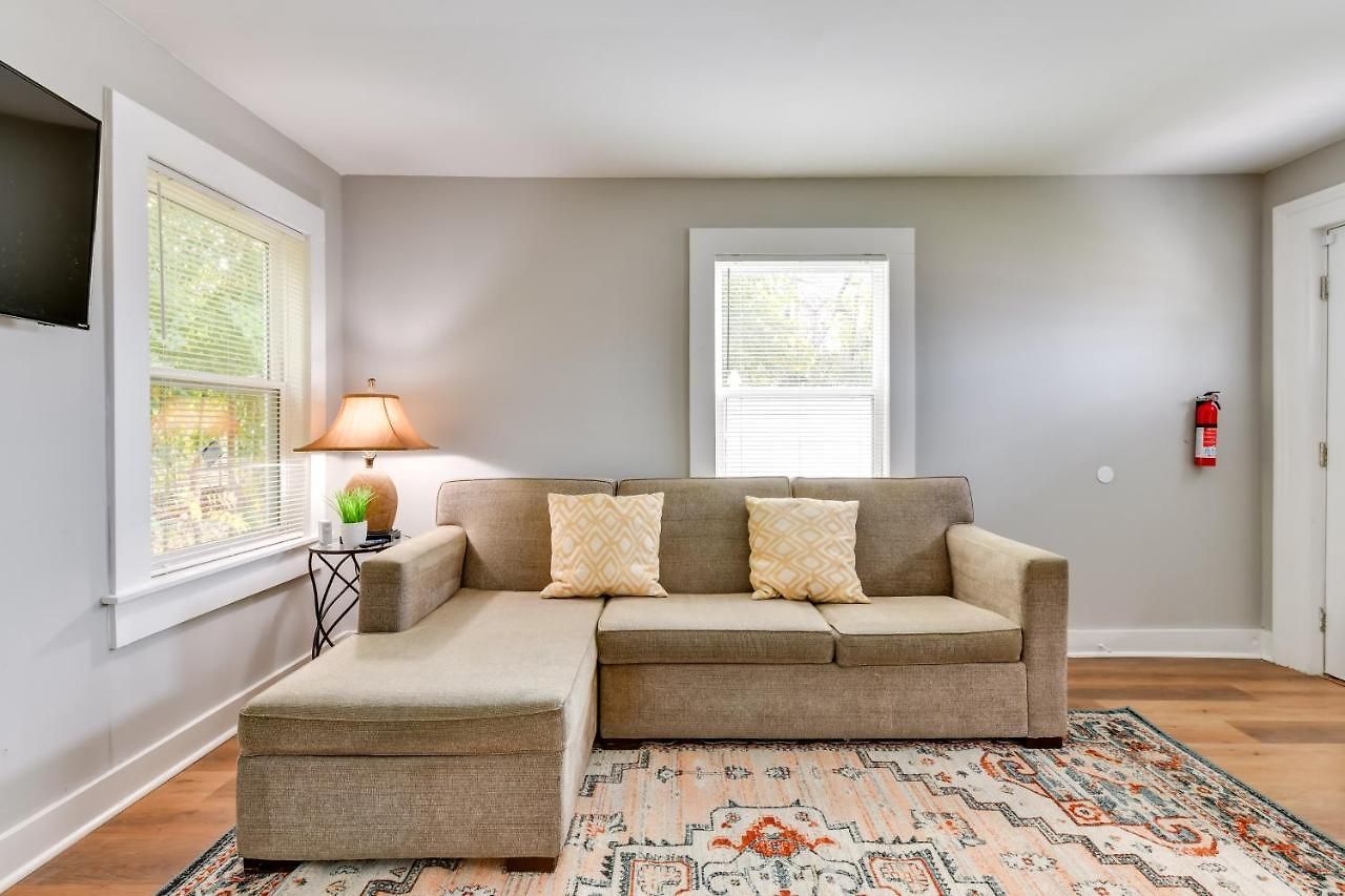 Stunning Retreat ~ 2 Mi To Center!