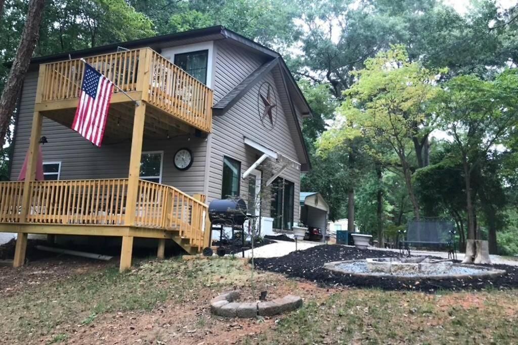 3-bdr Direct Waterfront Holiday home