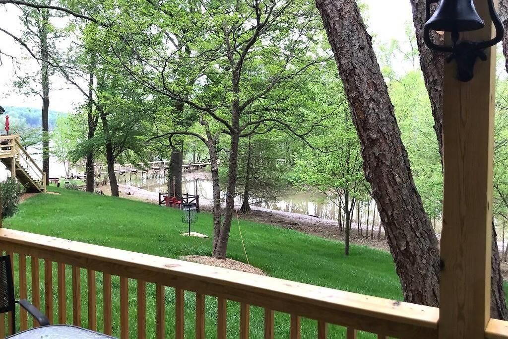 Holiday home 3-bdr Direct Waterfront *