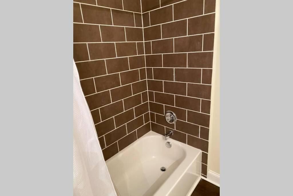 3-bdr Direct Waterfront Holiday home