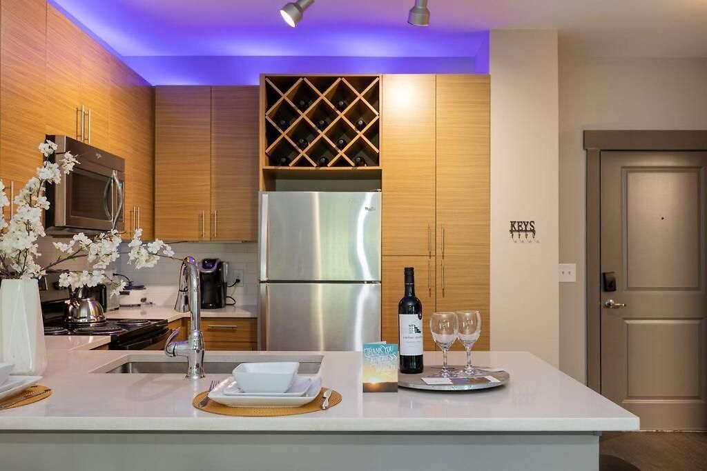 Apartment Uptown, Pool, Wine, Restaurants, Bofa Stadium_307 *
