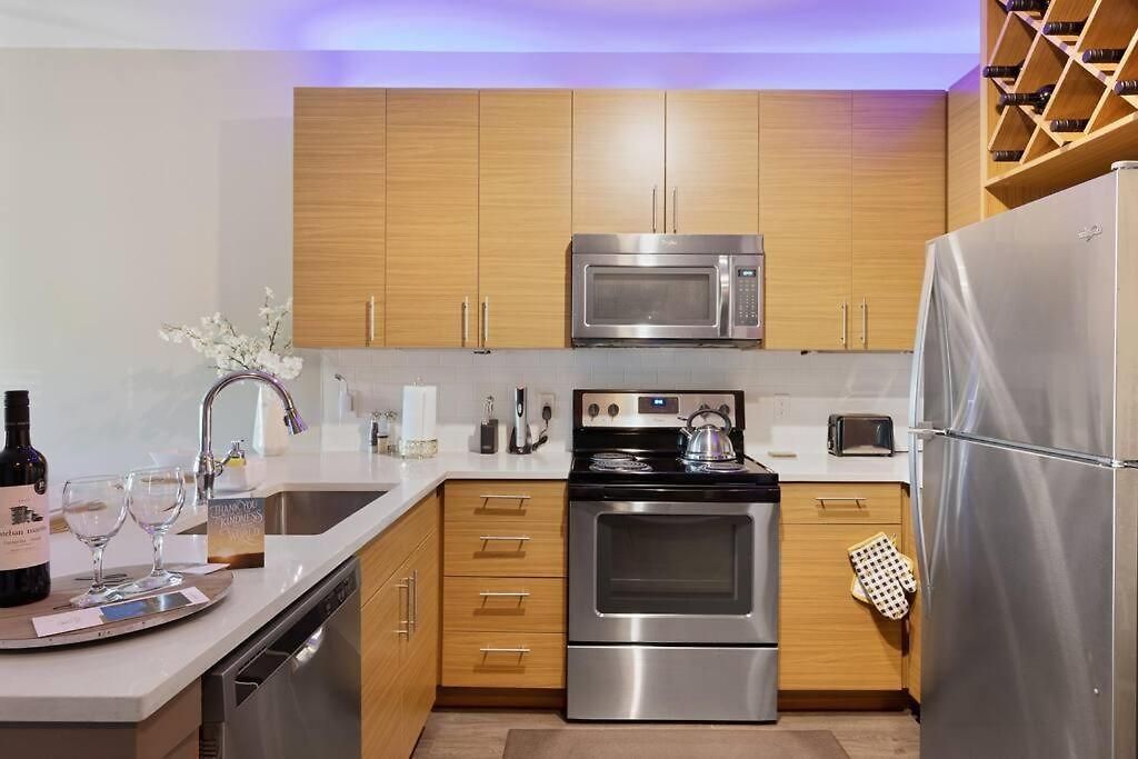 Uptown, Pool, Wine, Restaurants, Bofa Stadium_307 Apartment *