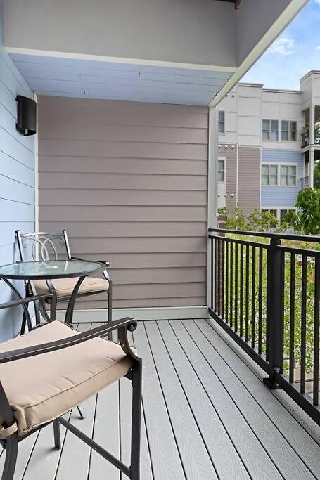 Dt Charm With Pool,gym,wine,wkspace, Free Parking Charlotte