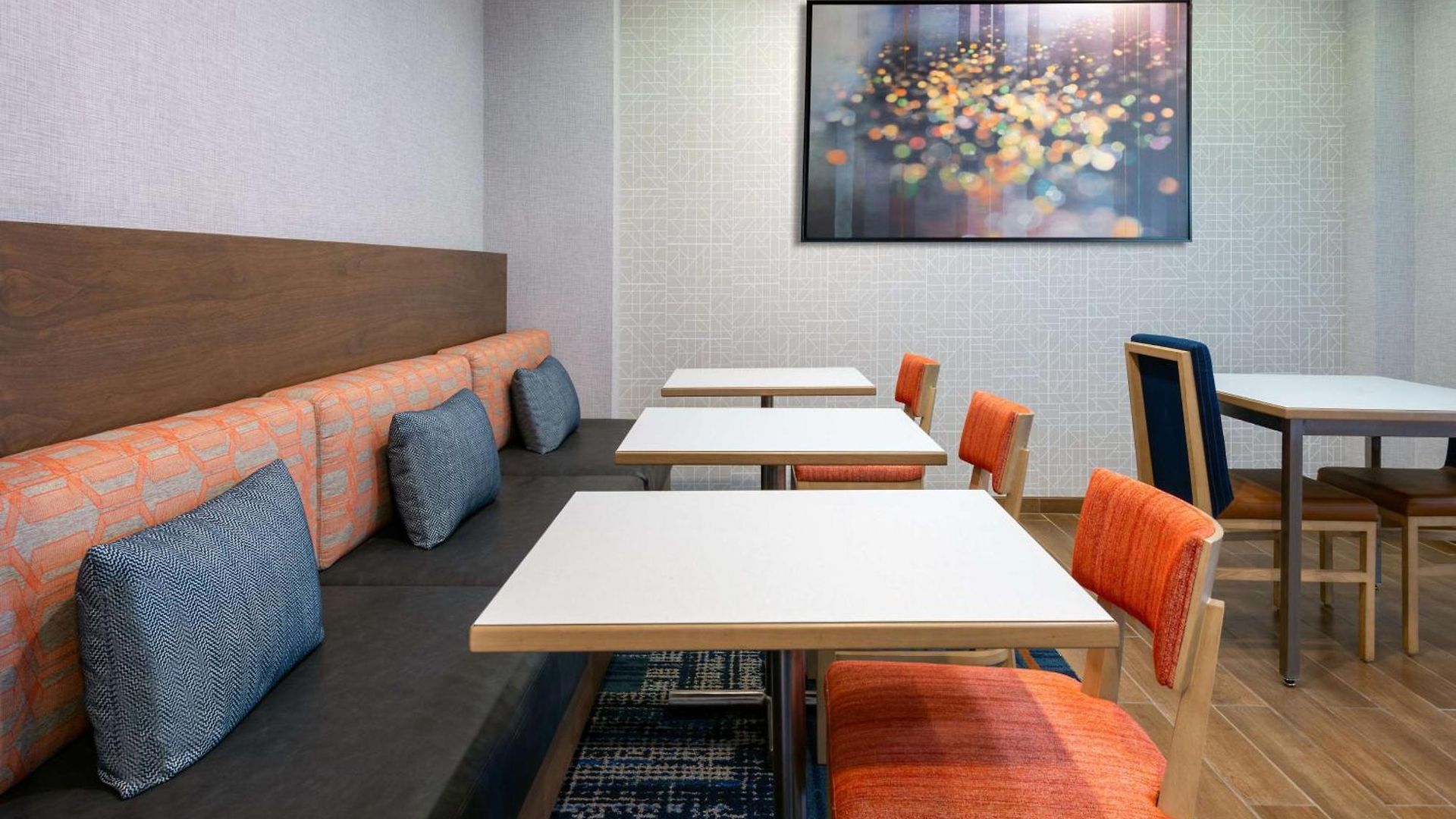 Hotel Hampton Uptown