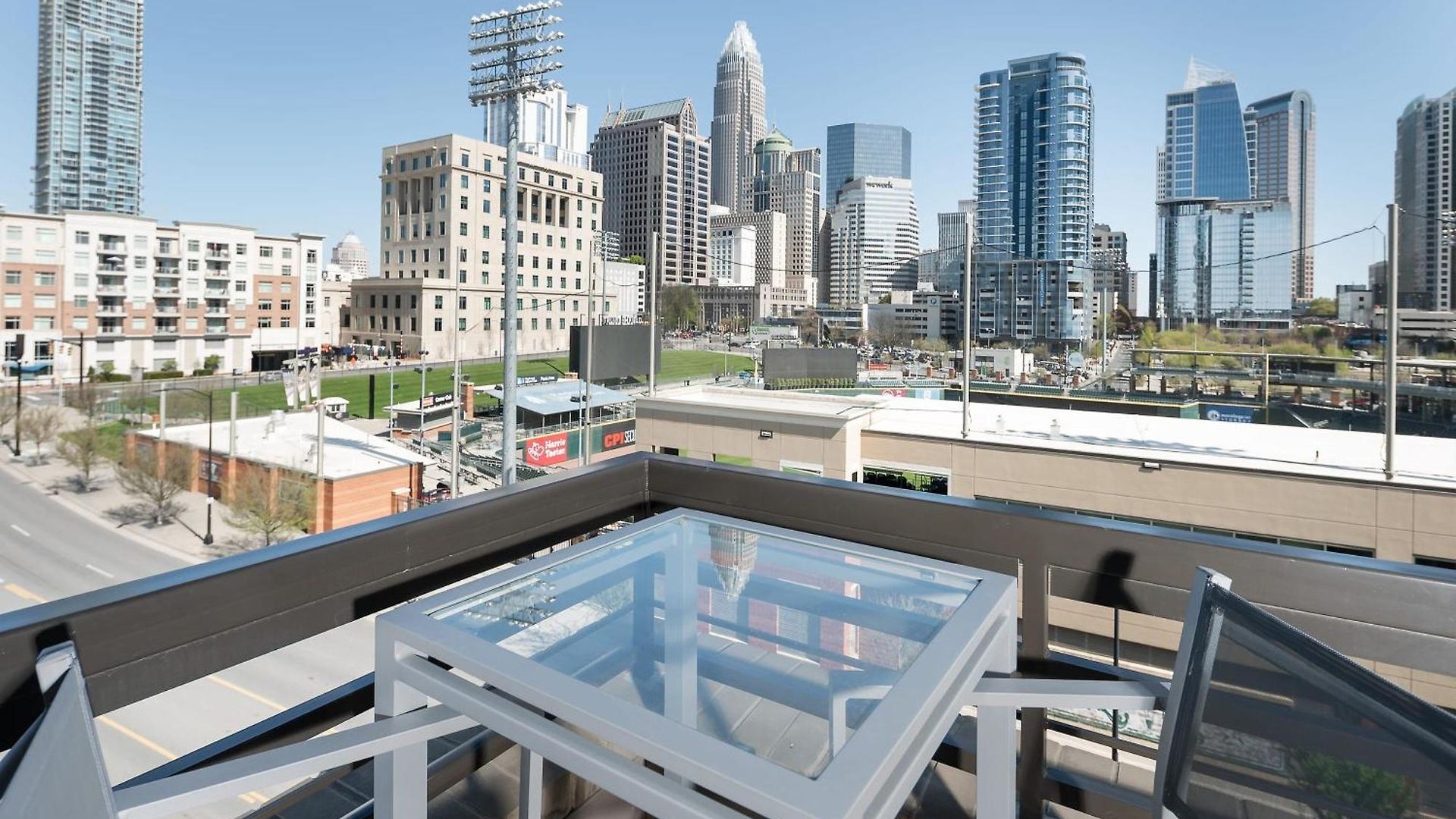 Trifecta Luxury Serviced In Uptown Clt Apartment