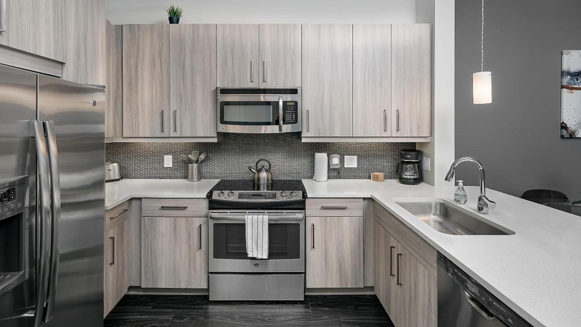 Trifecta Luxury Serviced In Uptown Clt Apartment