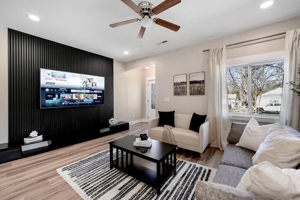 Brand New Cozy Modern W/hot Tub+movieroom 7 Min From Uptown *