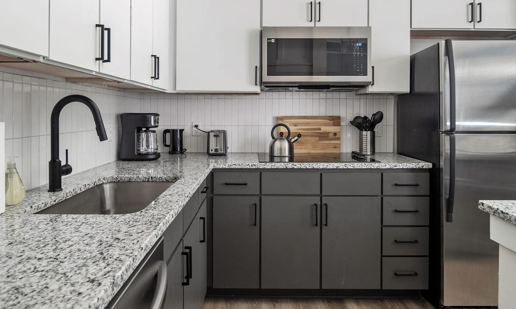 Spacious 2bd With Private Balcony And Free Parking *
