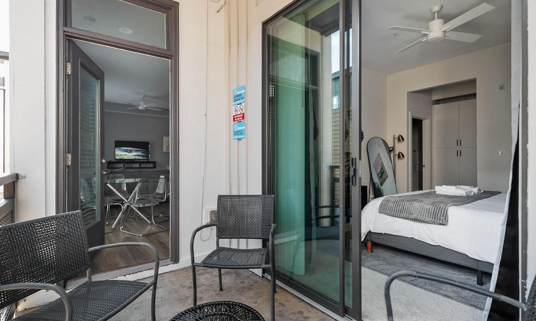 Spacious 2bd With Private Balcony And Free Parking Apartment Charlotte