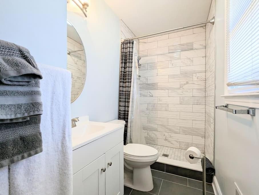 Spacious Family Friendly With Game By Unc Holiday home Charlotte