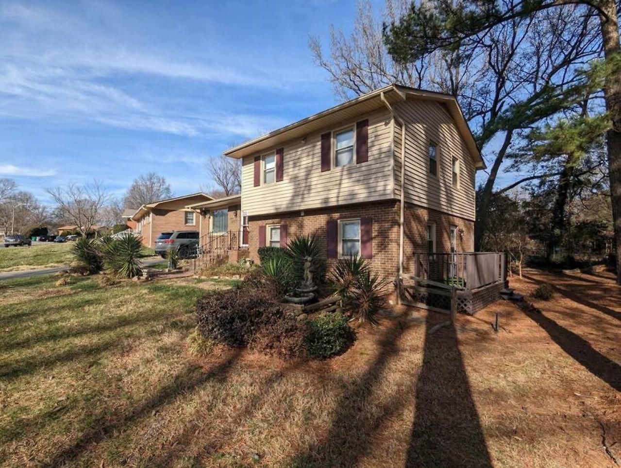Spacious With Work Space, Firepit, Bbq Grill Holiday home