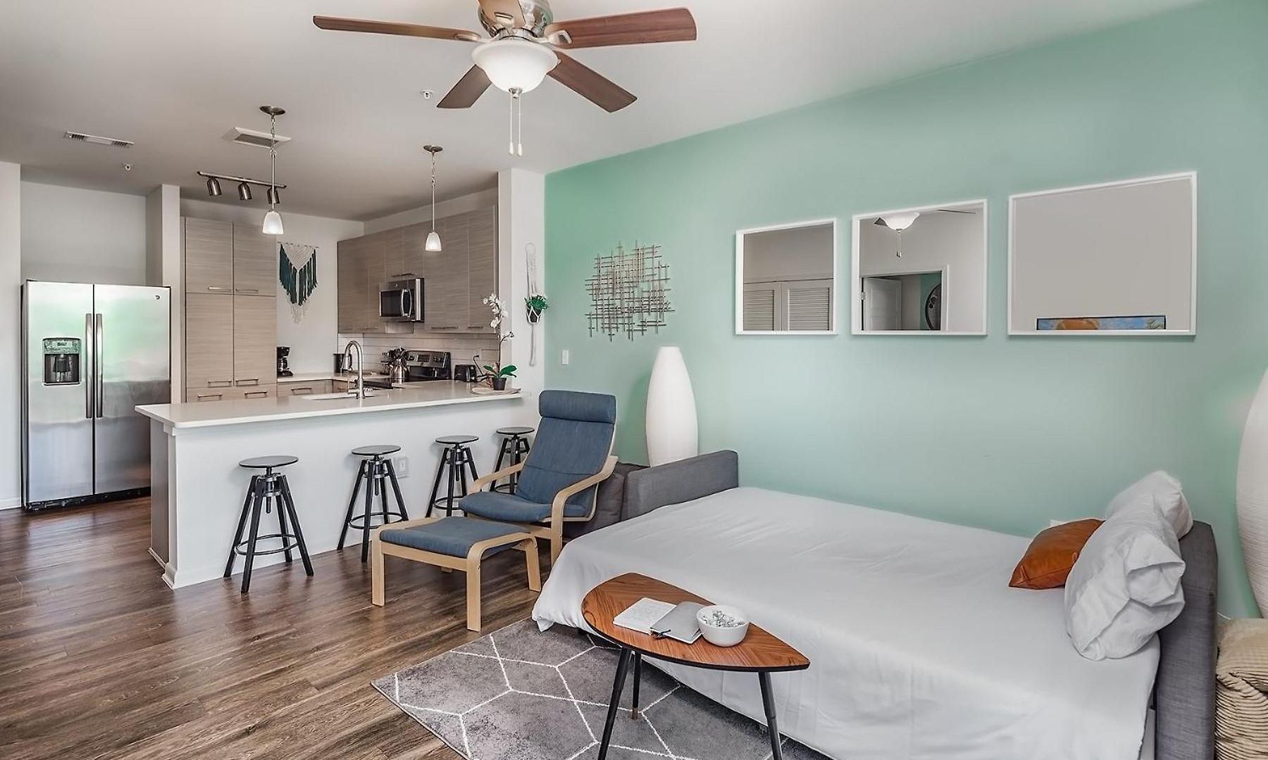 Uptown 4th Ward Luxury Year-round Pool Apartment Charlotte
