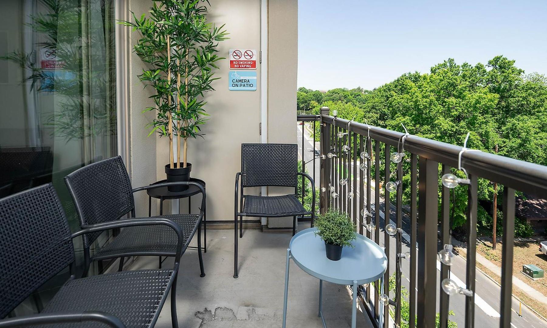 Uptown 4th Ward Luxury Year-round Pool Apartment