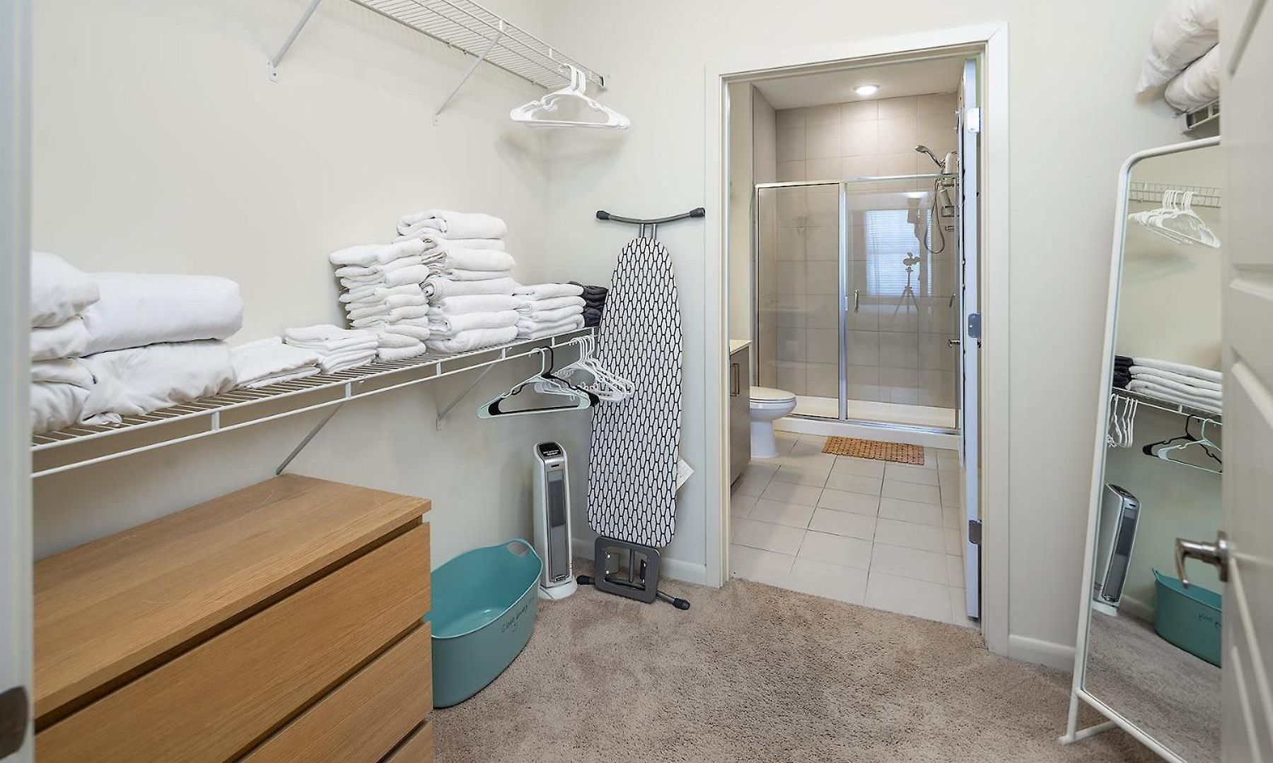 Uptown 4th Ward Luxury Year-round Pool Apartment