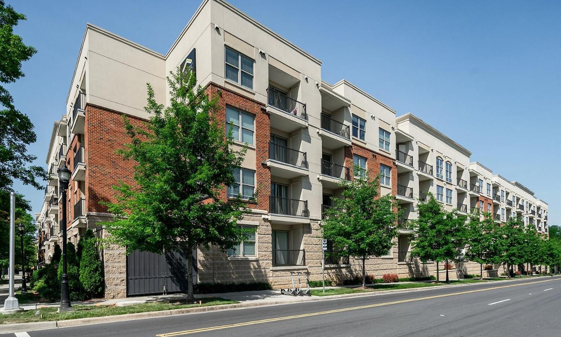 Uptown 4th Ward Luxury Year-round Pool