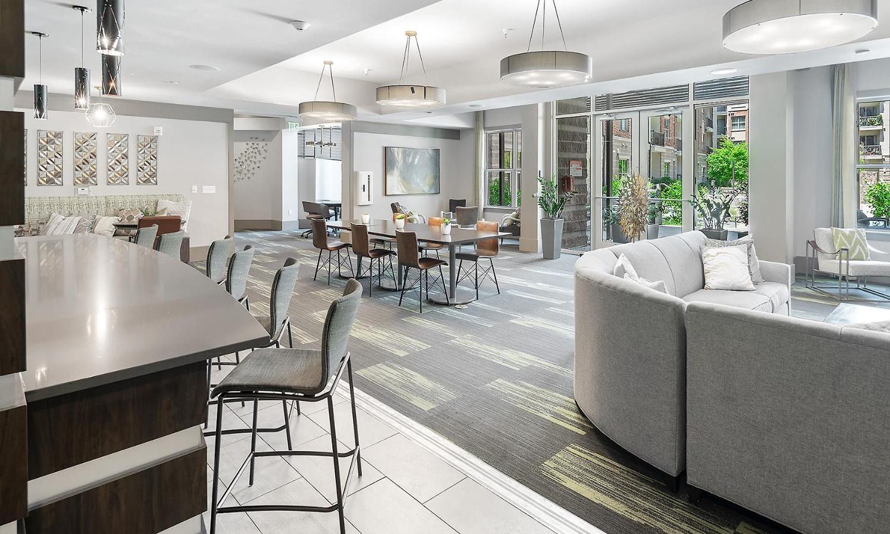 Uptown 4th Ward Luxury Year-round Pool Apartment Charlotte