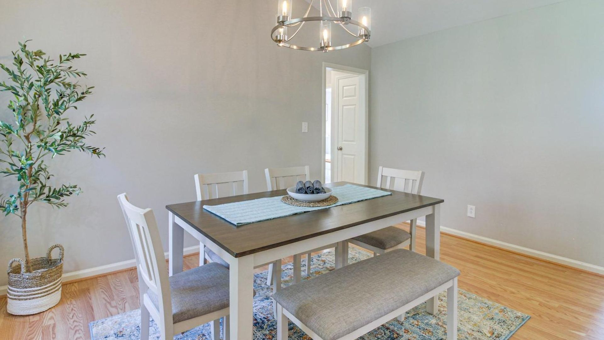 Lovely W/ Yard: 9 Mi To Uptown! Charlotte