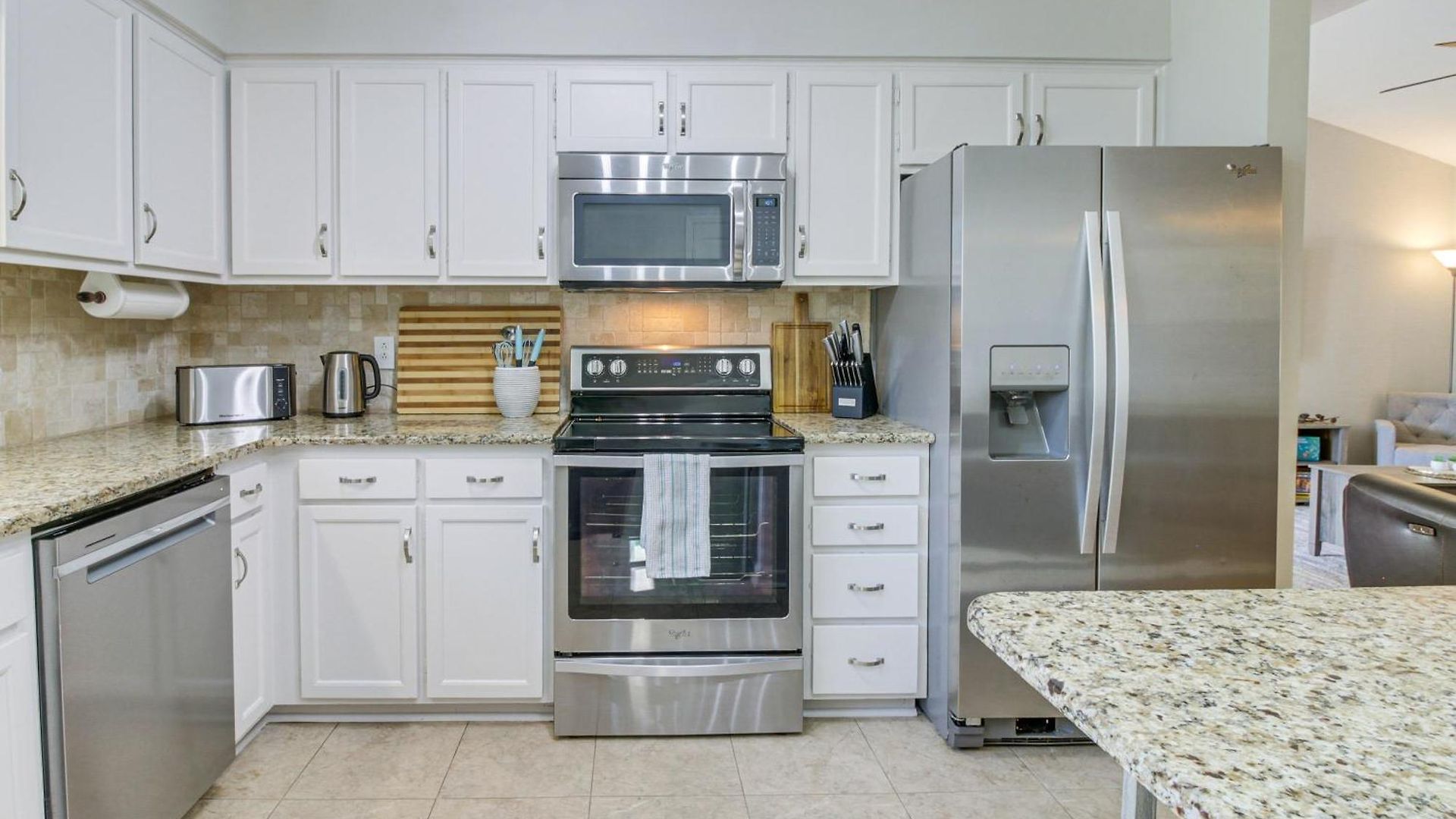 Lovely W/ Yard: 9 Mi To Uptown! * Charlotte